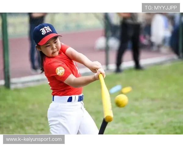 曲棍球少年展现超强控球能力：掌握球感，铸就竞技未来