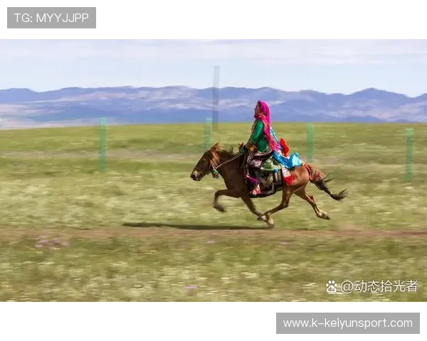 特色草原骑马体验比赛，感受民族风情，草原骑马视频表演