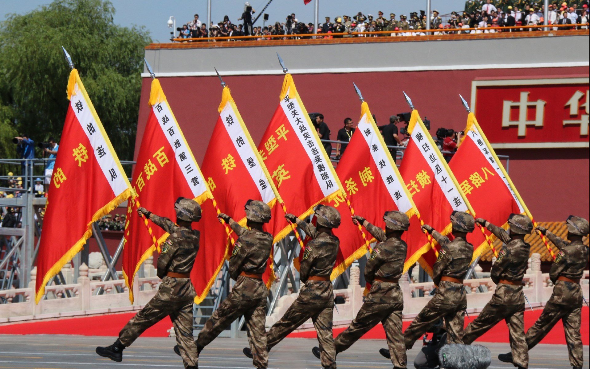 广州曾经足球巨头衰落显财政风险对俱乐部冲击,广州足球俱乐部股份